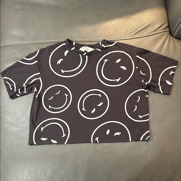 H&M Other - H&M Smiley Face Black kids Cropped T-Shirt size 12/14